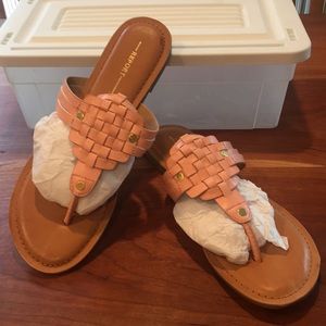 Report sandals